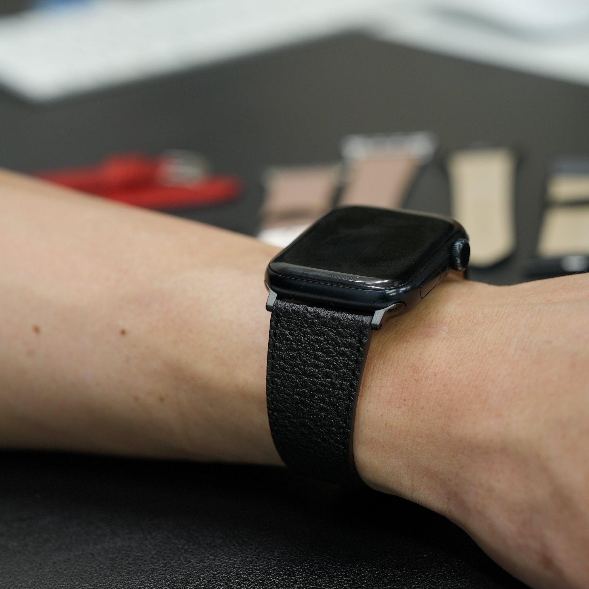 Apple Watch レザーバンド｜日本製・高級革・ギフトにも人気｜NO SIGN