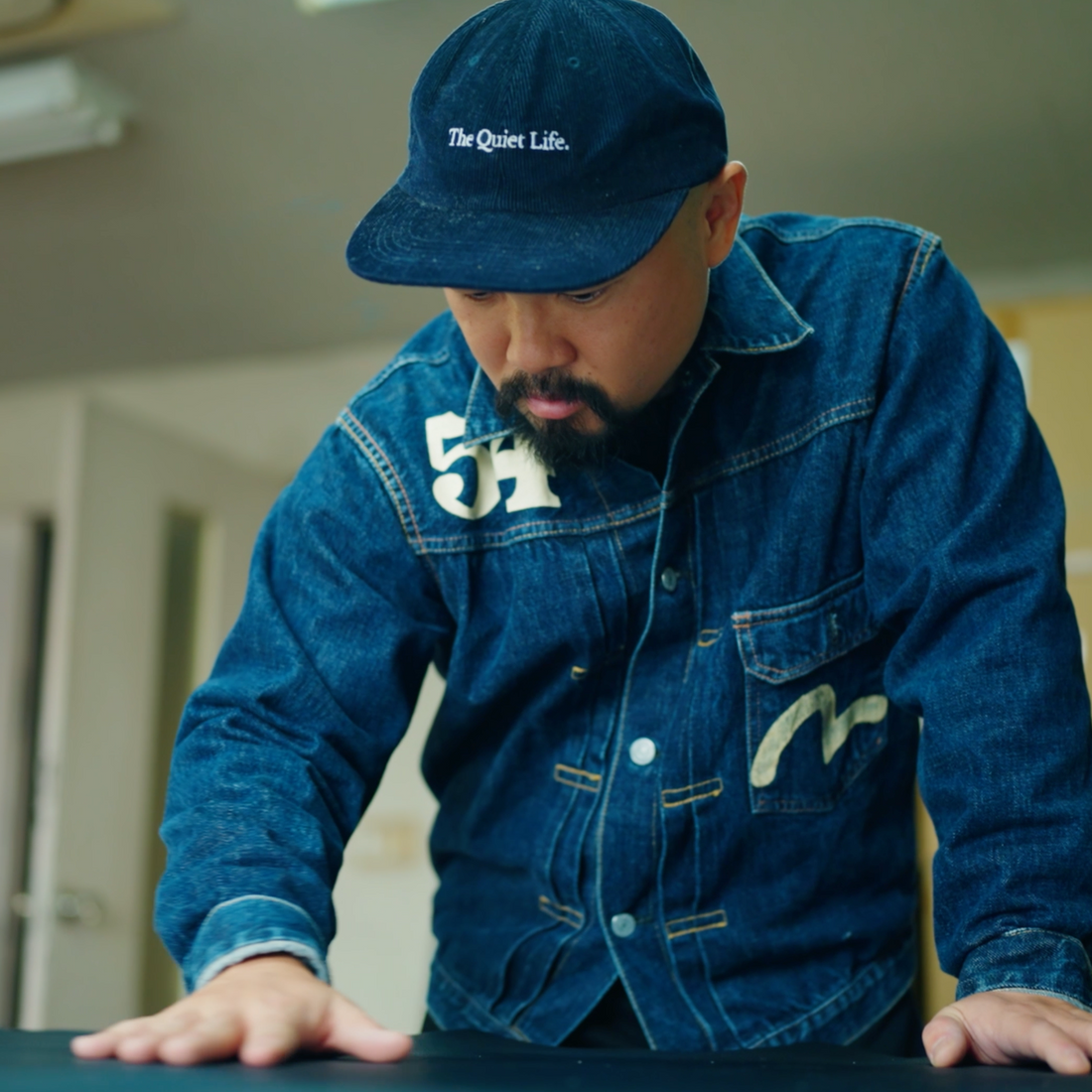 革製品の保管方法｜和牛レザーを長持ちさせる正しいお手入れガイド【NO SIGN】