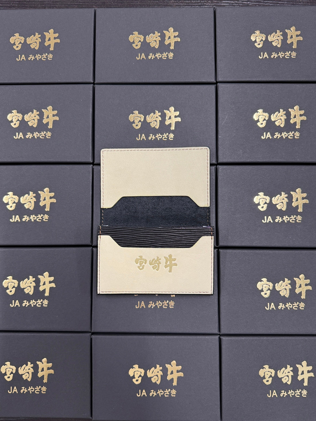 【OEM製作事例】宮崎牛 刻印入り名刺入れ｜和牛レザー×日本製｜日本製レザーブランド｜NO SIGN（ノーサイン）
