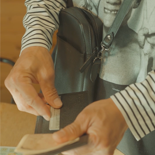 NO SIGNレビュー｜実際に使ってわかった和牛レザー革小物の耐久性と質感【日本製の魅力】