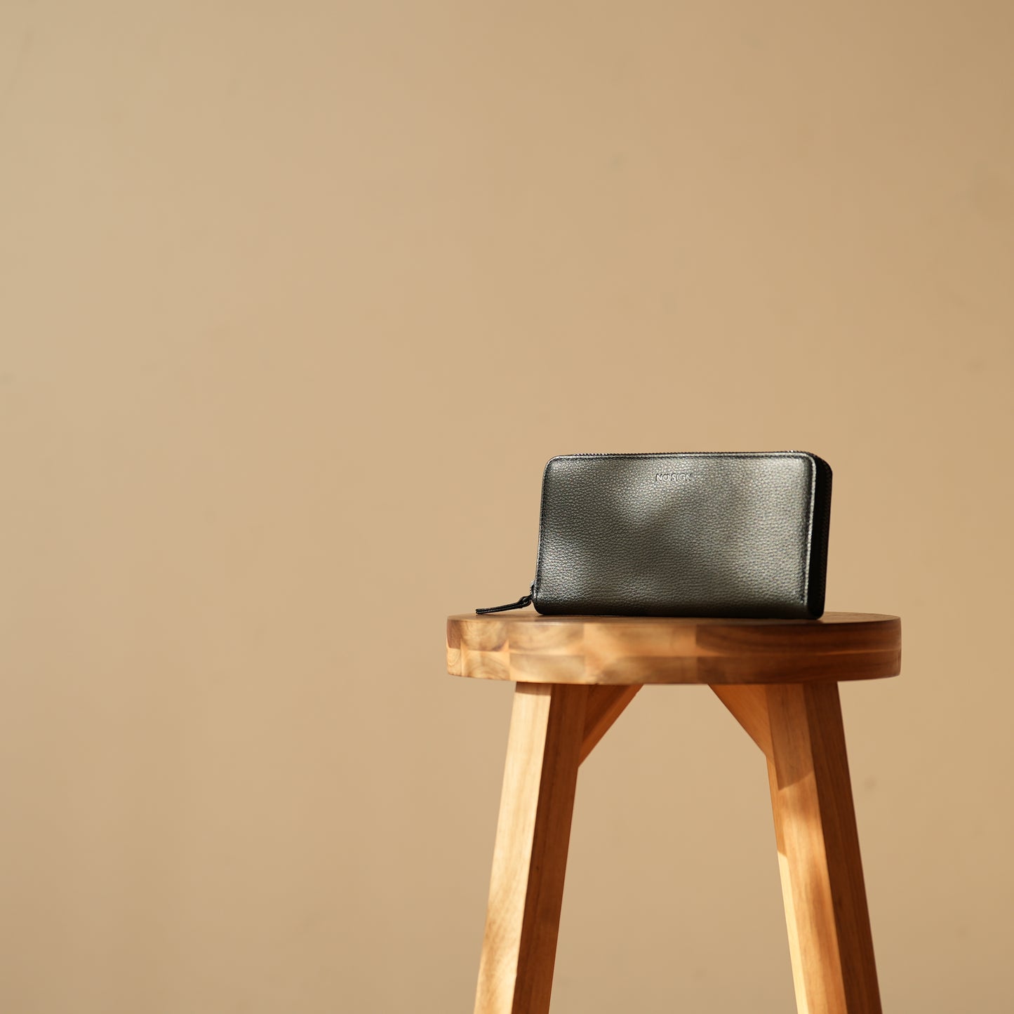 Round Zip Wallet