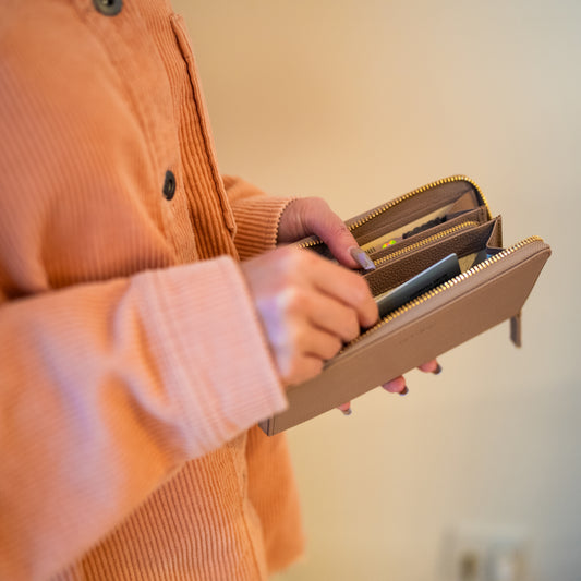 ラウンドジップウォレット［ベージュ］NSE24-004BE NO SIGN