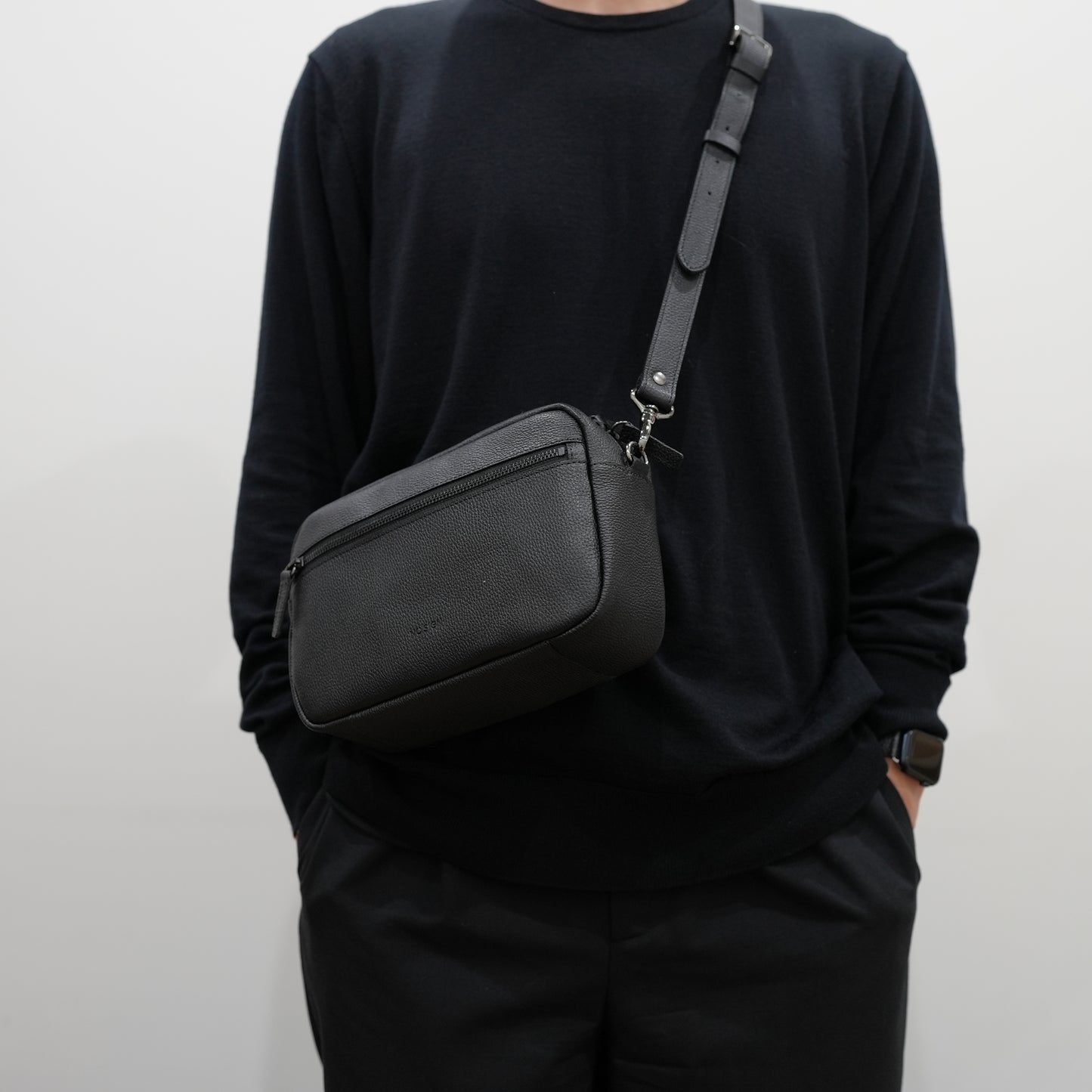 クロスボディ カメラバッグ  NSE25-005BK NO SIGN