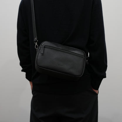 クロスボディ カメラバッグ  NSE25-005BK NO SIGN