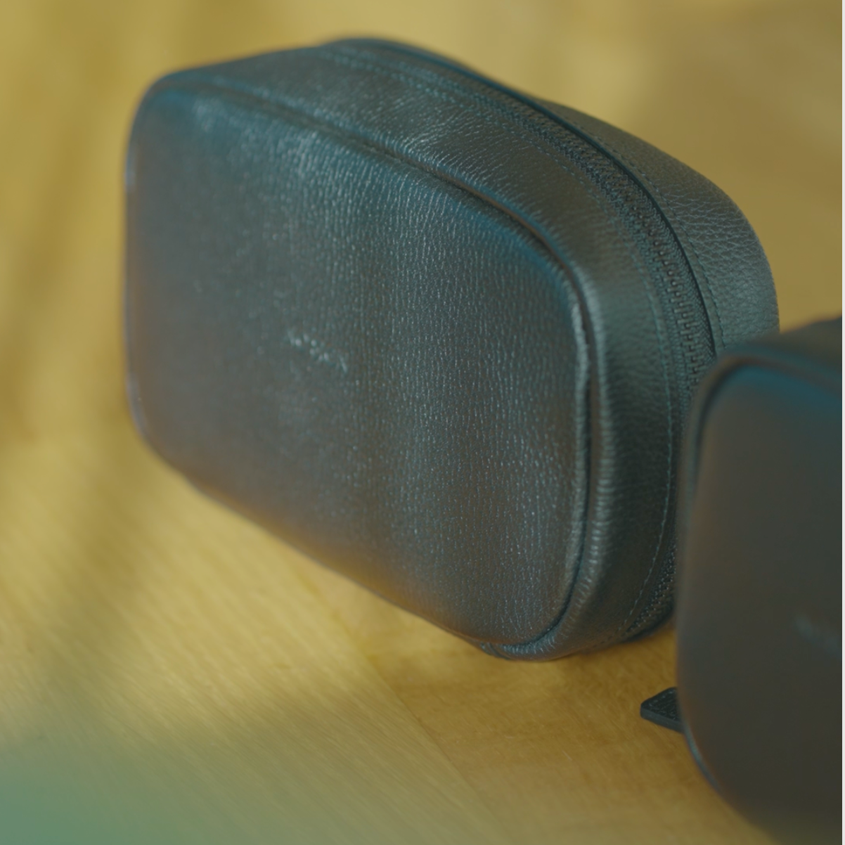 レクタングルポーチ L NSE24-007BK NO SIGN