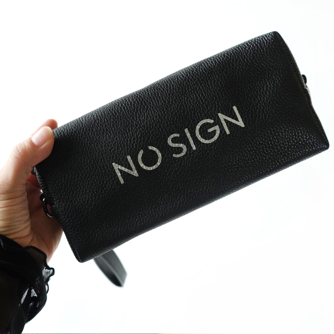 トラベルハンディポーチの正面｜日本製レザーブランド｜NO SIGN｜ノーサイン