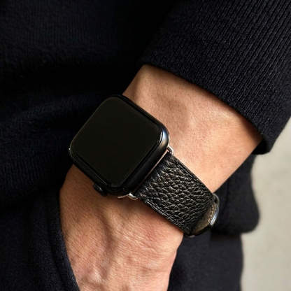 適用於 Apple Watch NSE25-001BK、NSE25-001BE、NSE25-002BK、NSE25-002BE 的壓花皮革錶帶